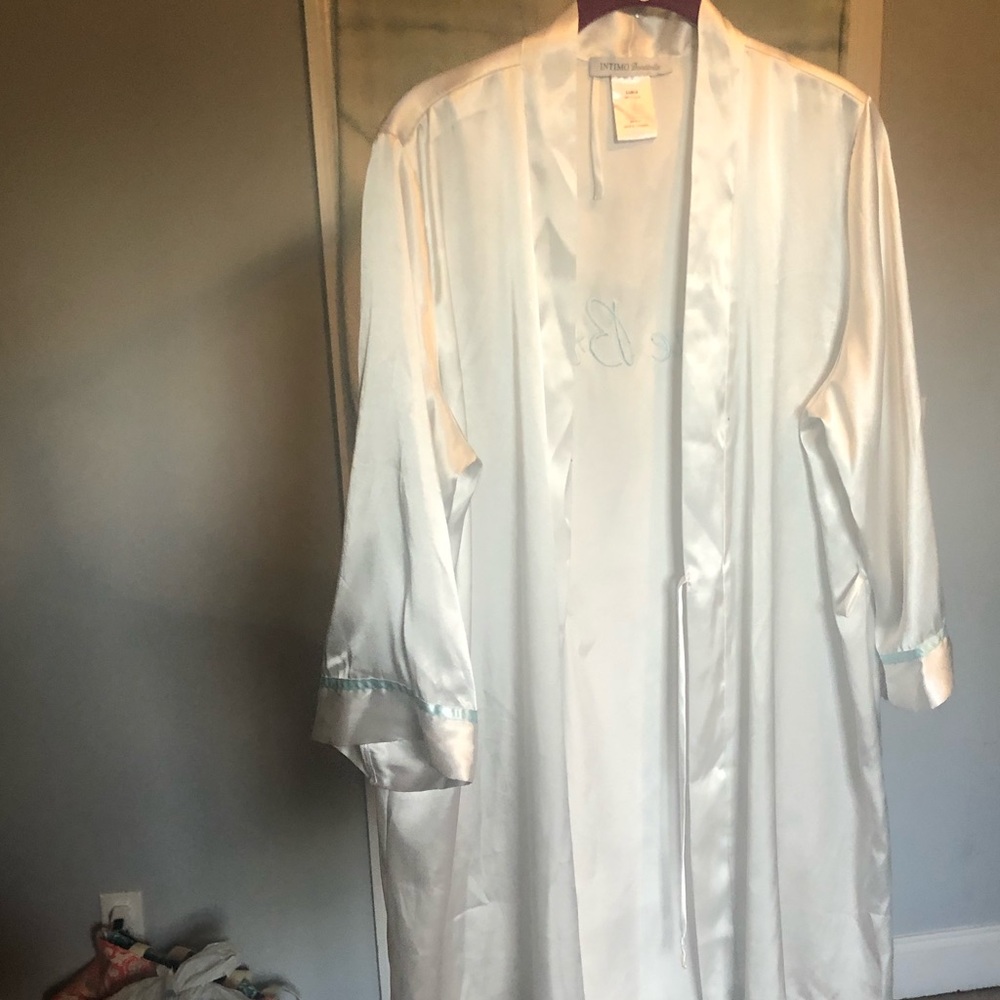 🎁Intimo Donatella “The Bride” Large Robe🎁